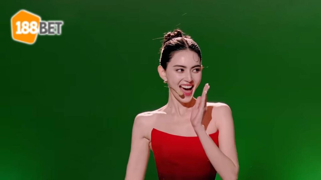 Davika Hoorne